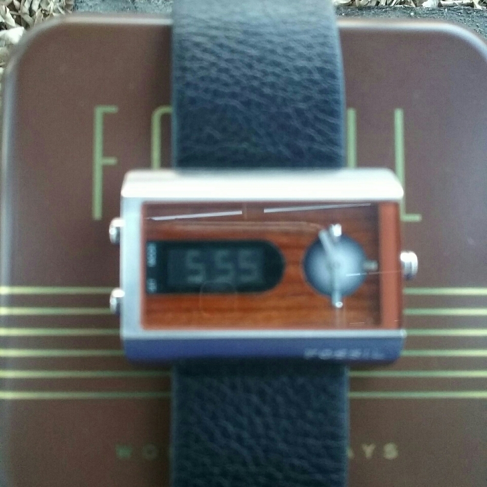 Fossil Watch - Picture 2 of 5